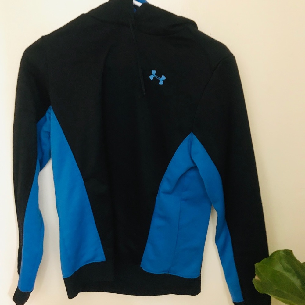 Under Armor sweatshirt